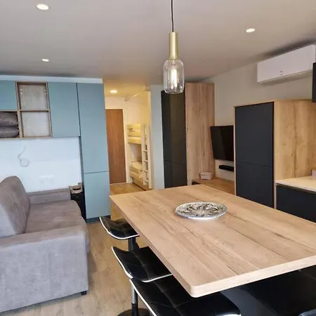 Cap Corniche - Agreable Bord Apartman *